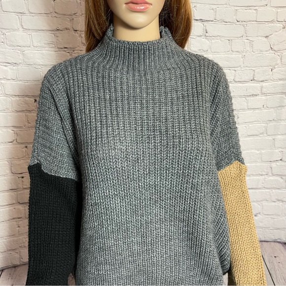 NWT New $262 BIANCOGHIACCIO Colorblock Wool Blend Sweater Size M Made In Italy - Picture 3 of 11